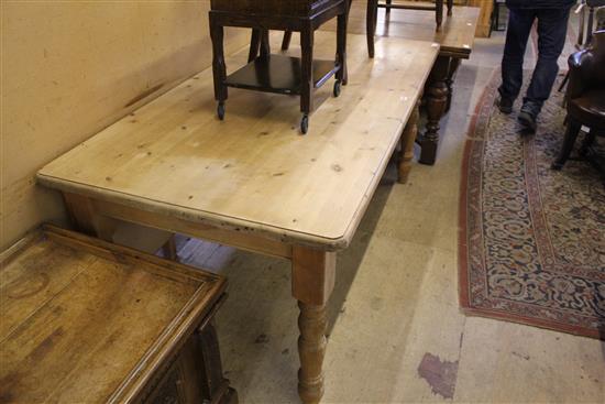 Pine Dining table